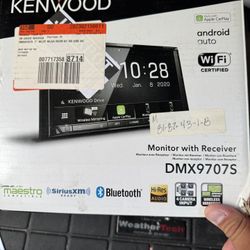 Kenwood 7” Wired/wireless Apple and Android Car Play