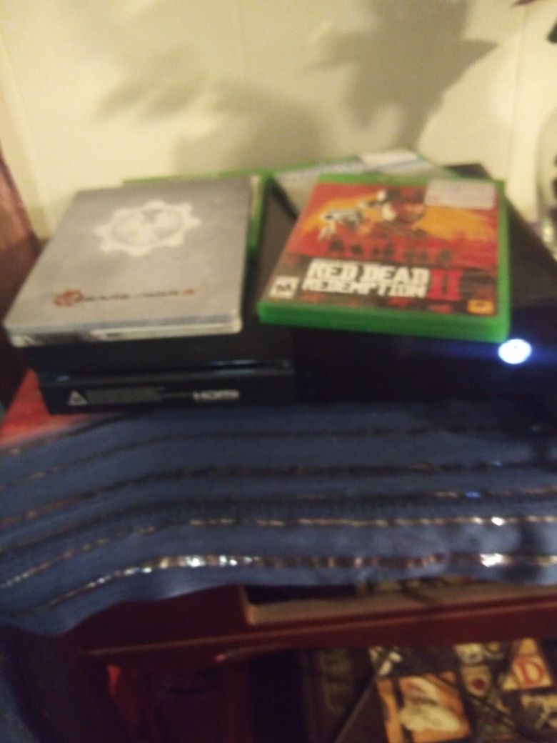 Xbox one with four games