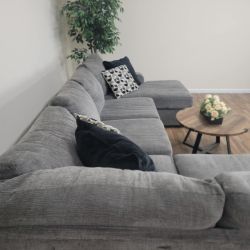 DELIVERY AVAILABLE Sectional Couch