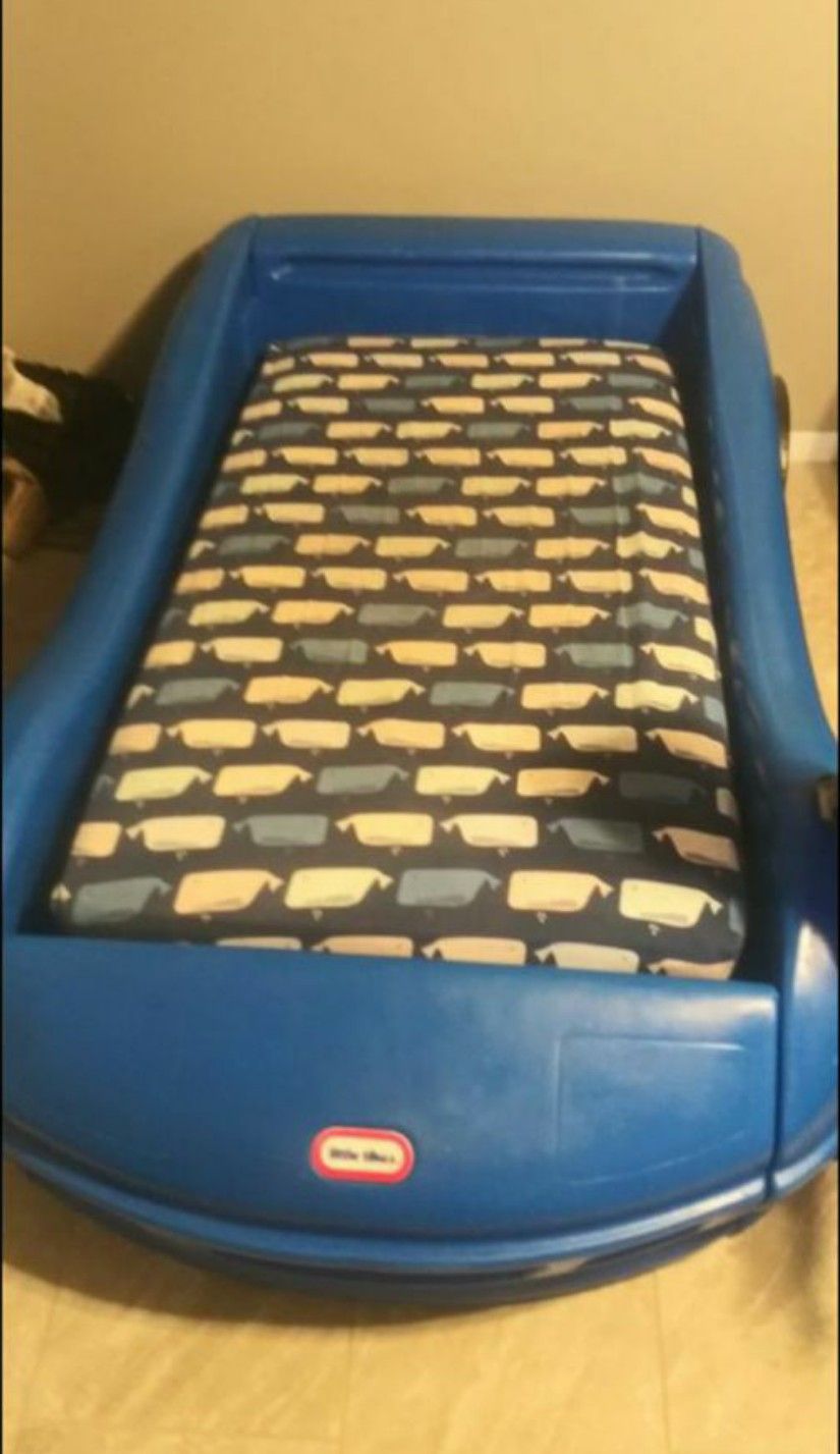 Toddler bed