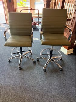 Set of 2 Bar height chairs new