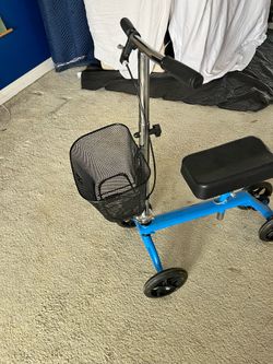 Knee Scooter with basket