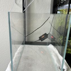 UNS ultraclear 3.4 gal rimless tank 