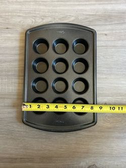 Wilton 12-Cup Nonstick Muffin Pan
