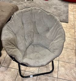 Folding saucer chair