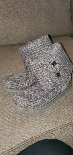 Knitted gray uggs