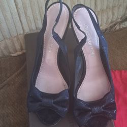 EXCELLENT CONDITIONS " AUTHENTIC LOUIS VUITTON MONOGRAM HEELS WITH DUSTBAGS 150$ SIZE 7