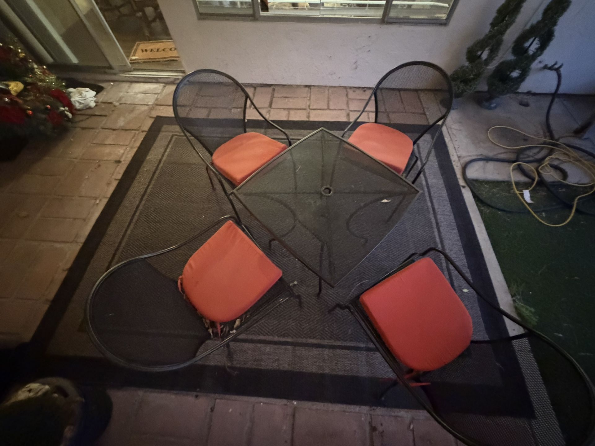 Patio Chairs And Tables With Seat Covers