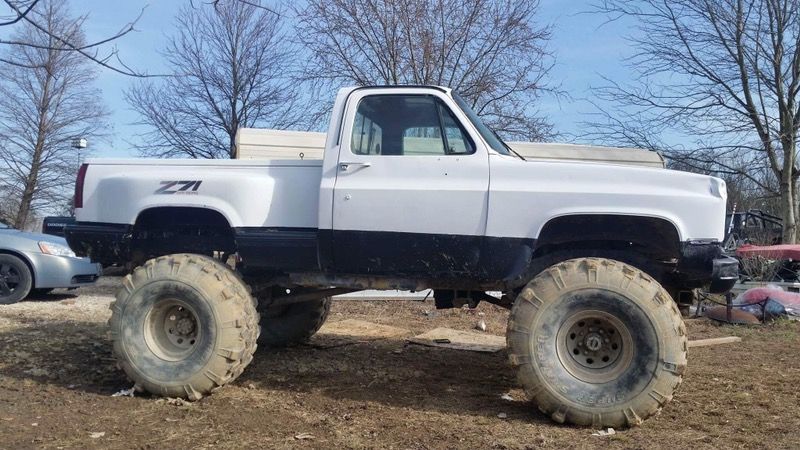 1984 Chevy k20! 14 inch lift on 44 inch swampers!