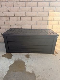 Keter Westwood 150 Gal Outdoor Storage Box