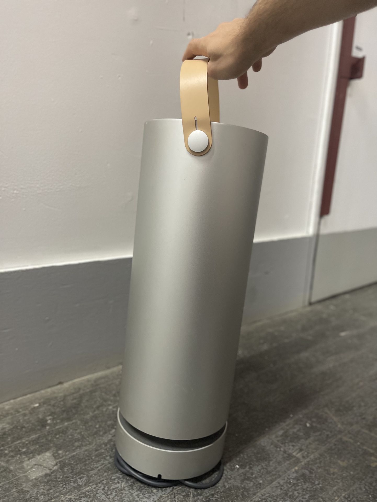 Molekule - Air - Pollutant-Destroying Air Purifier - 600 sq. ft. - silver