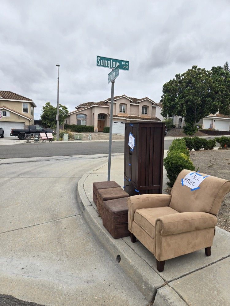 Free Chair & Dresser