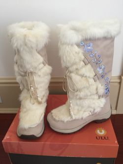 Snow Boots - Size 7 1/2