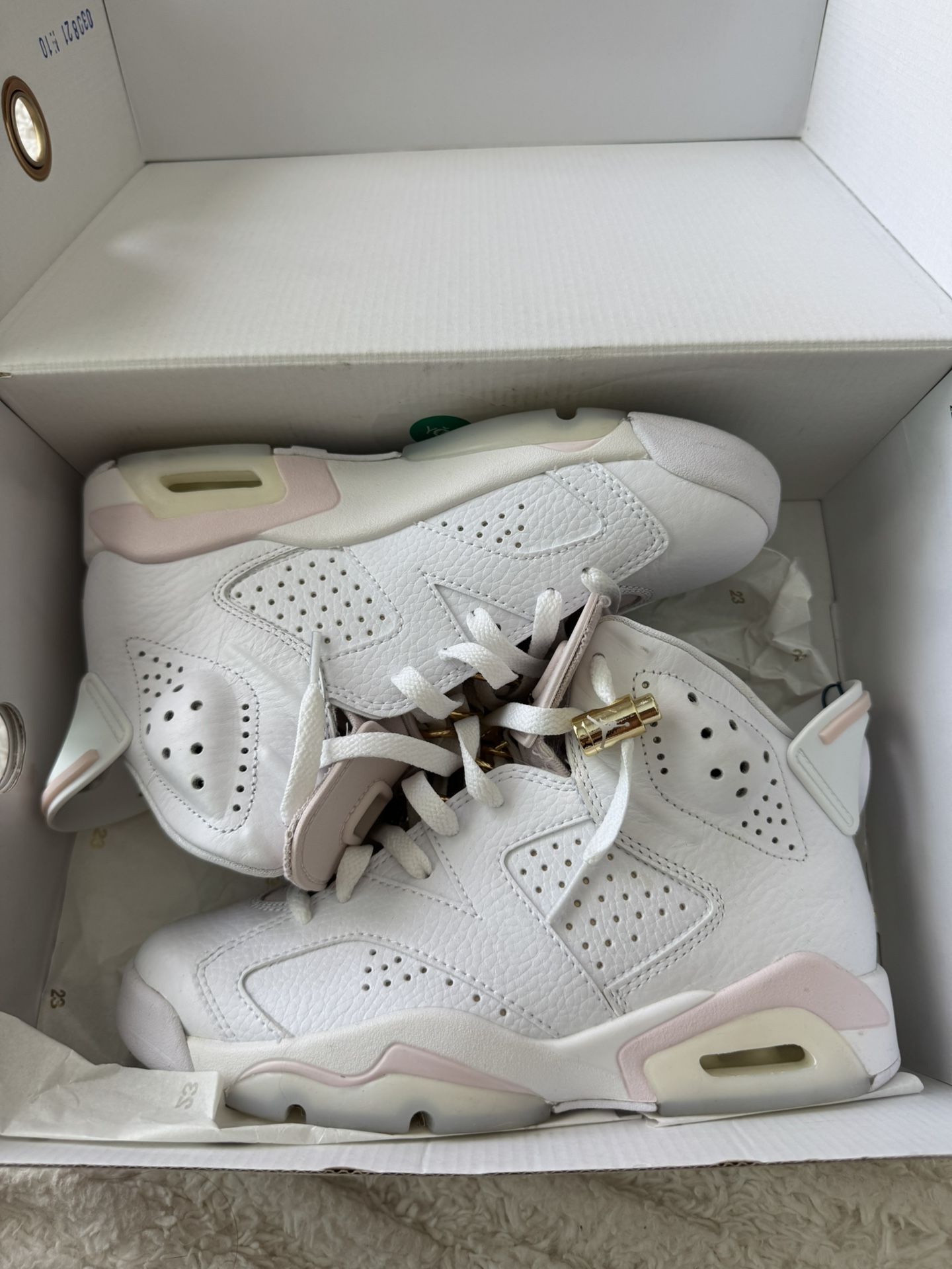 Women's Air Jordan 6 retro Gold Hoops