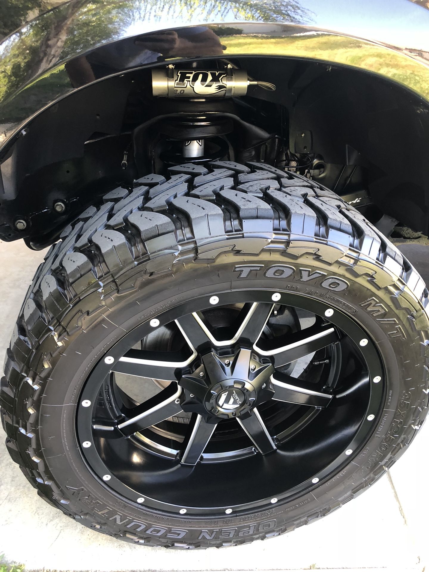 Toyo Open Country M/T 35x12.50R22 Great Condition selling the whole set for 443