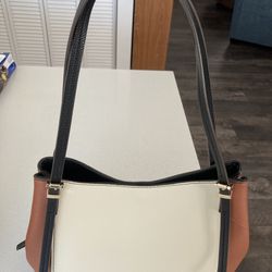 Used Liz Claiborne Stella 4 Poster Purse