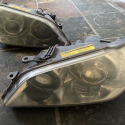 2001-2005 Lexus is300 Projector Headlights