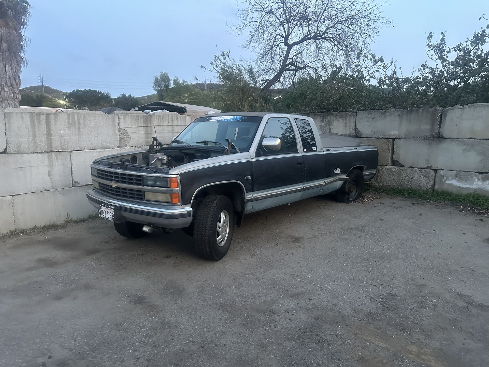 1990 Chevy 3500 (part Out)