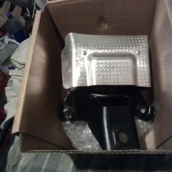 Motor mount Chevy 2015 driver side