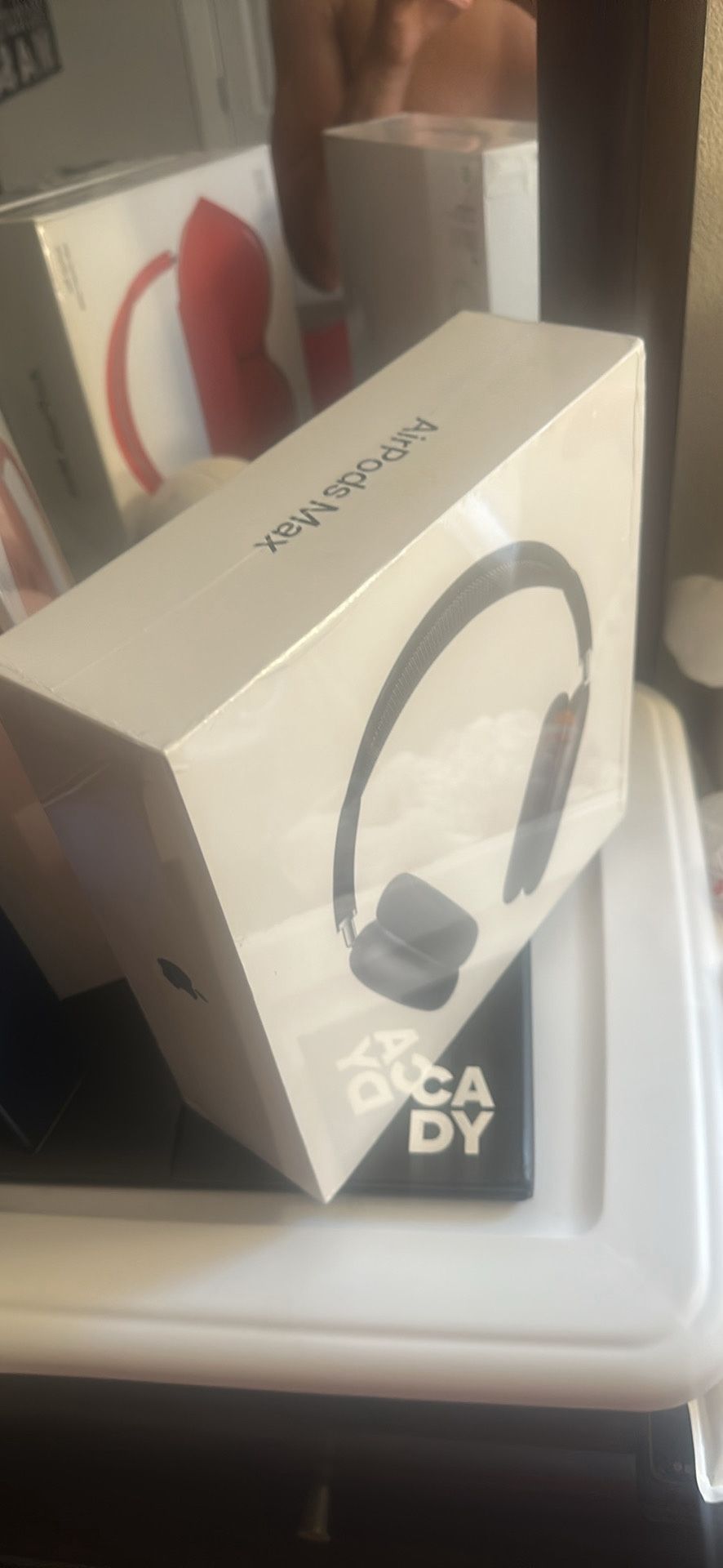 Black airpod maxes