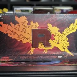 Team Rocket’s Moltres Ultra Premium Collection 