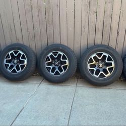 Set of 5 Bridgestone Dueler A/T 255/70R18 113T M+S fits 2022 Ford Bronco