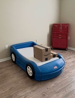 Little times race car bed