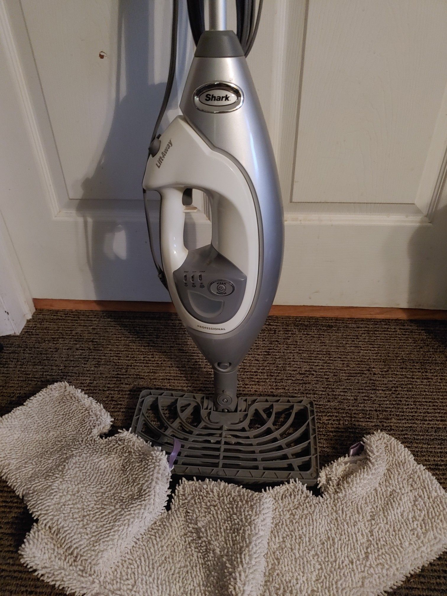 Shark steam mop/upholstery cleaner
