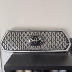 2016 - 2020 Toyota Tacoma TRD Grille Honeycomb Gray w/ Chrome Trim & Emblem 