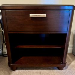 Cort bedside table