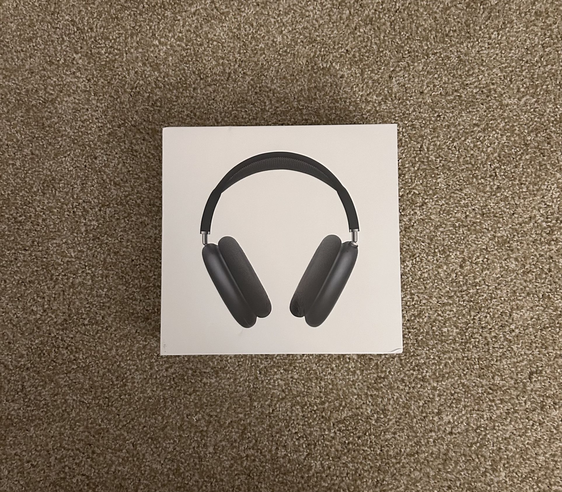 Airpods Max Midnight color brand new