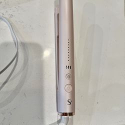 T3 SinglePass StyleMax Professional 1" Ceramic Flat Iron with Custom Heat Automation, $80