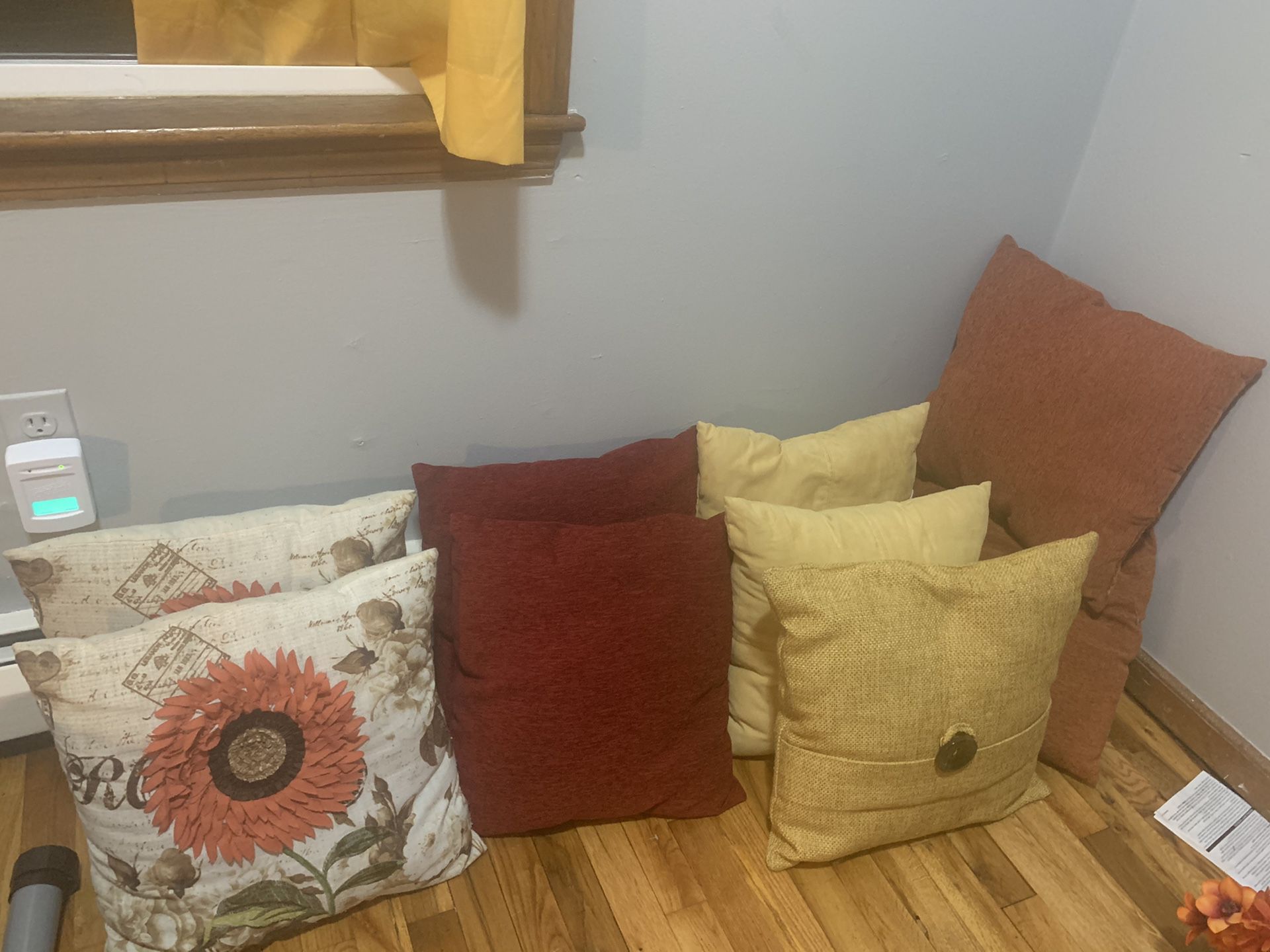 Decorative pillows $25 all.. smoke free home.
