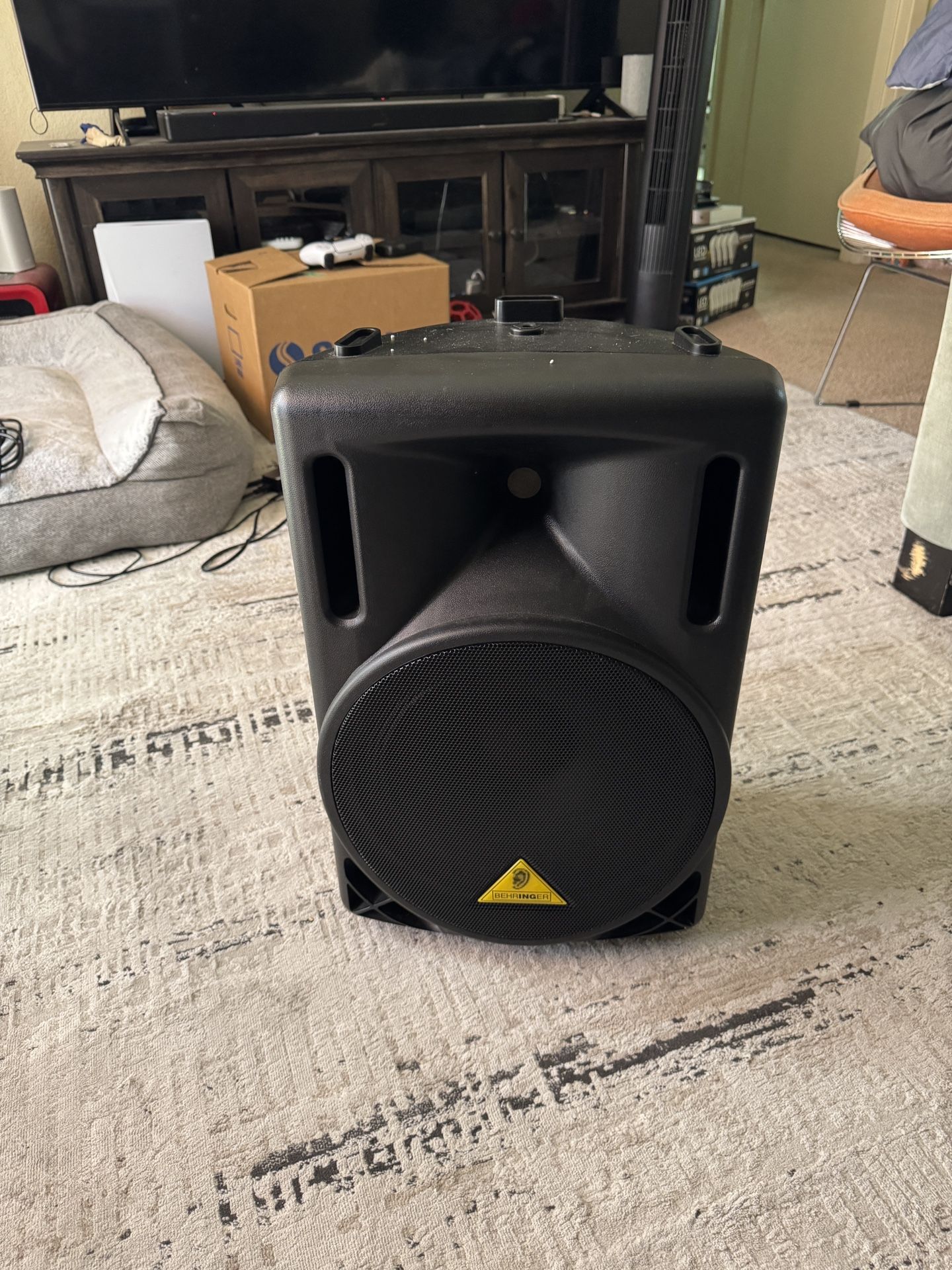 Behringer PA Speaker System With Stand $150obo