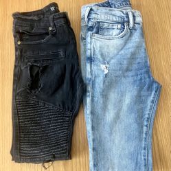 2 Pairs of Skinny Jeans 