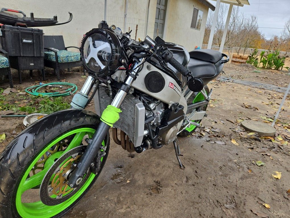 1998 Kawasaki Zx6r for Sale in Hanford, CA - OfferUp