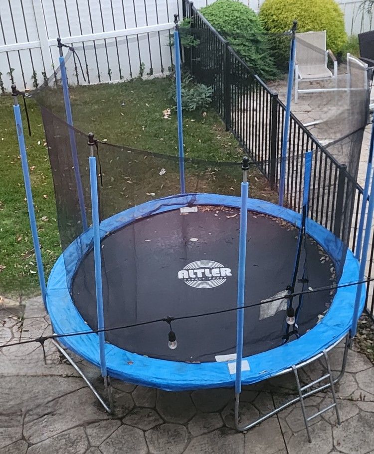 Trampoline 10ft