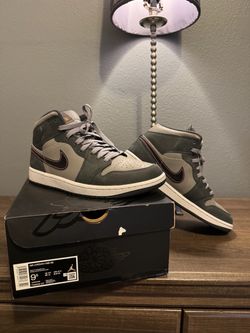 Air Jordan’s - Men’s 9.5