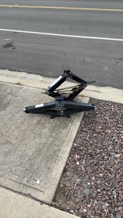 FREE STABILIZING JACKS