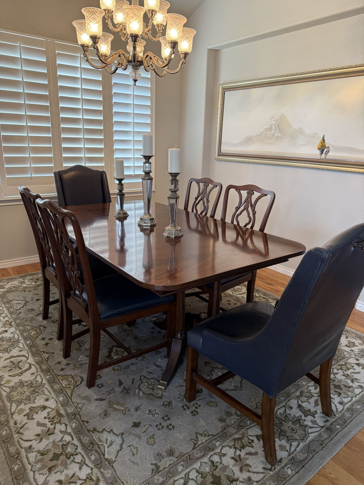 Beautiful Dining room Table