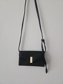 Kenneth Cole Reaction black shoulder bag with gold-tone hardware ( CODE0172)