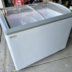 Excellence Industries VB-4HC 41" Stand Alone Ice Cream Freezer w/ 4 Baskets Capacity - White, 115v