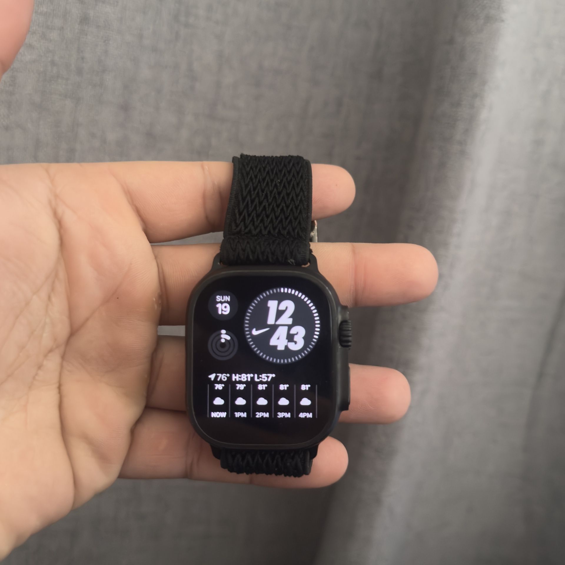 Apple Watch Ultra 2  w/ Wireless charger