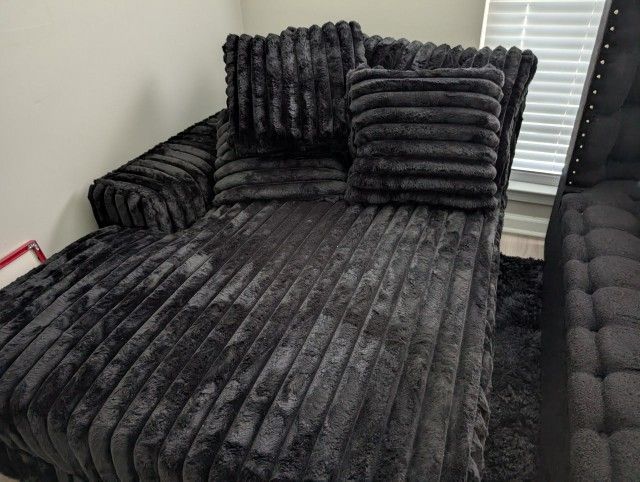 Black Furniture Set