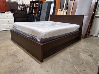 Queen bed and mattress