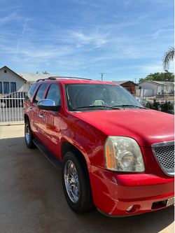 2008 red Yukon
