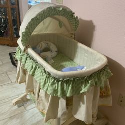 Baby Crib(Winnie The Pooh)