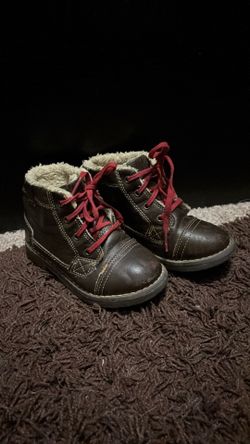 Kids Shoes Size 9