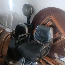 Salon Dryer, Salon Chair And Round Table With 2 Chairs!