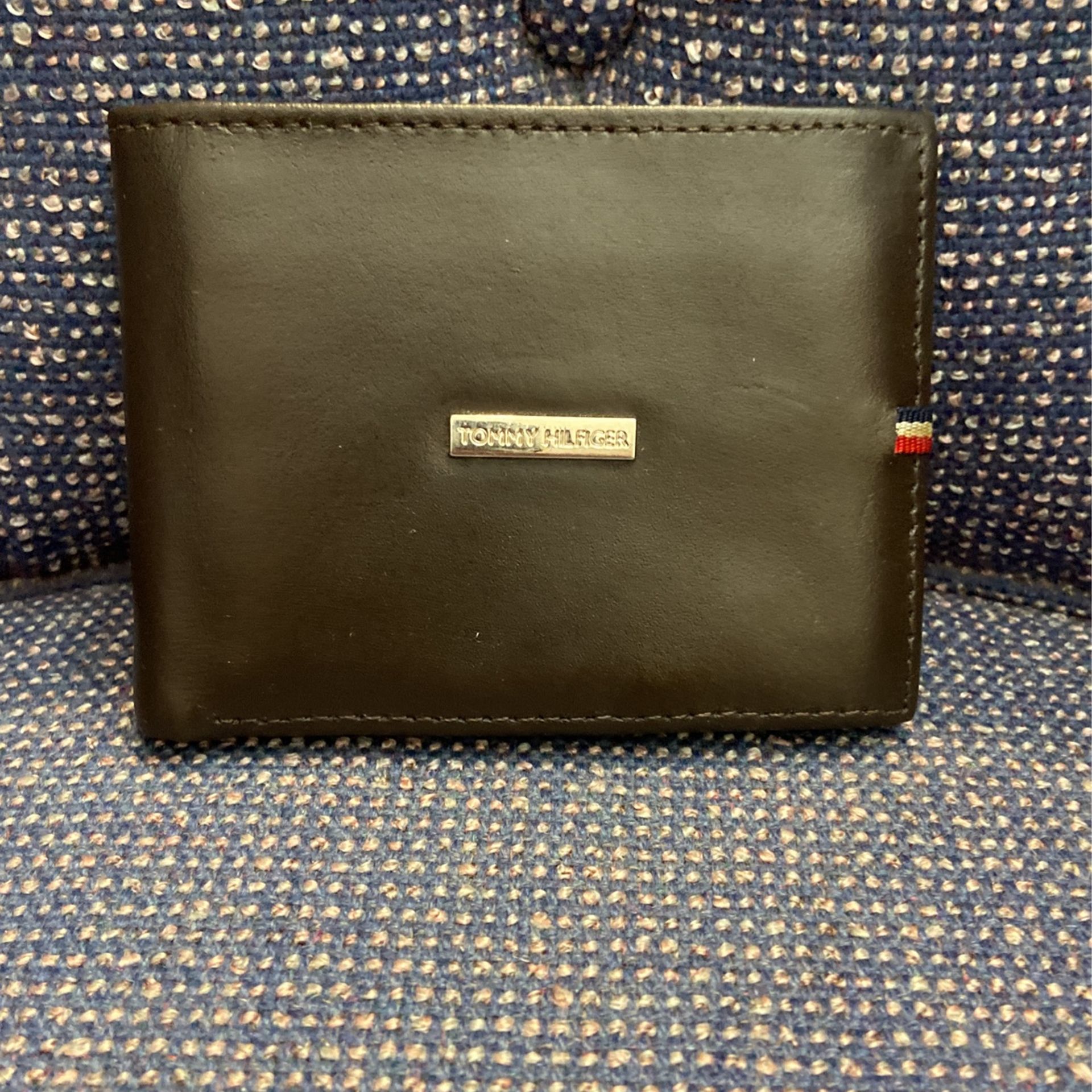 Tommy Hilfiger Black Leather Bifold Wallet RFID Protection and ID Holder